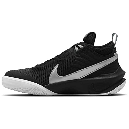 Nike Team Hustle D 10 Basketball Shoe, Black/Metallic Silver-Volt-White, 38.5 EU