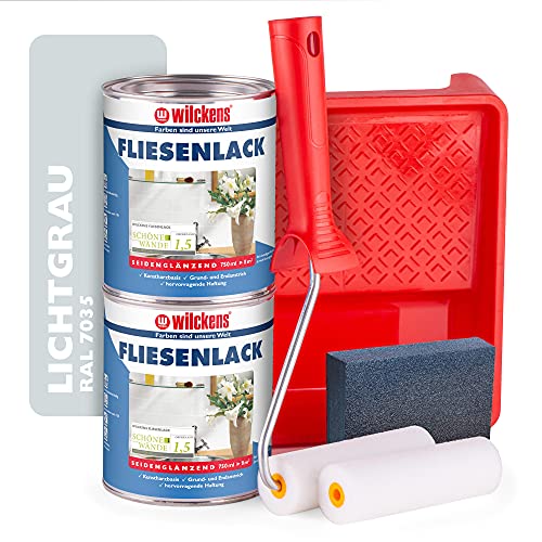 Wilckens Fliesenlack lichtgrau glänzend RAL 7035 - Fliesenfarbe grau 750ml im 2er Set mit Malerbügel inkl. 2 Lackwalzen, Farbwanne & Schleifschwamm zum Fliesen streichen für ca. 16 qm