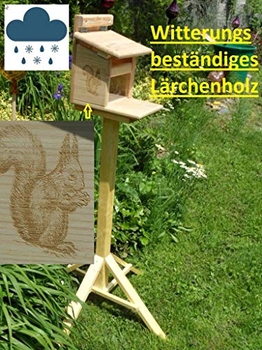 Qualität aus Niederbayern ARBRIKADREX Eichhörnchenfutterhaus Eichhörnchen Haus Kobel mit Ständer. Von Hand gefertigt im Bayerischen Wald