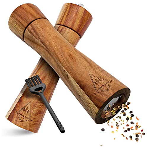 Schwarzwald Spirit Salz und Pfeffermühle Holz Groß (21 cm) - Set mit Pfeffer und Salzmühle - Gewürzmühle mit Keramikmahlwerk inkl. Reinigungspinsel, Rezeptbuch - Küchenhelfer Geschenkidee